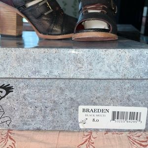 Braeden Freebirds. Hardly worn sandals boots.